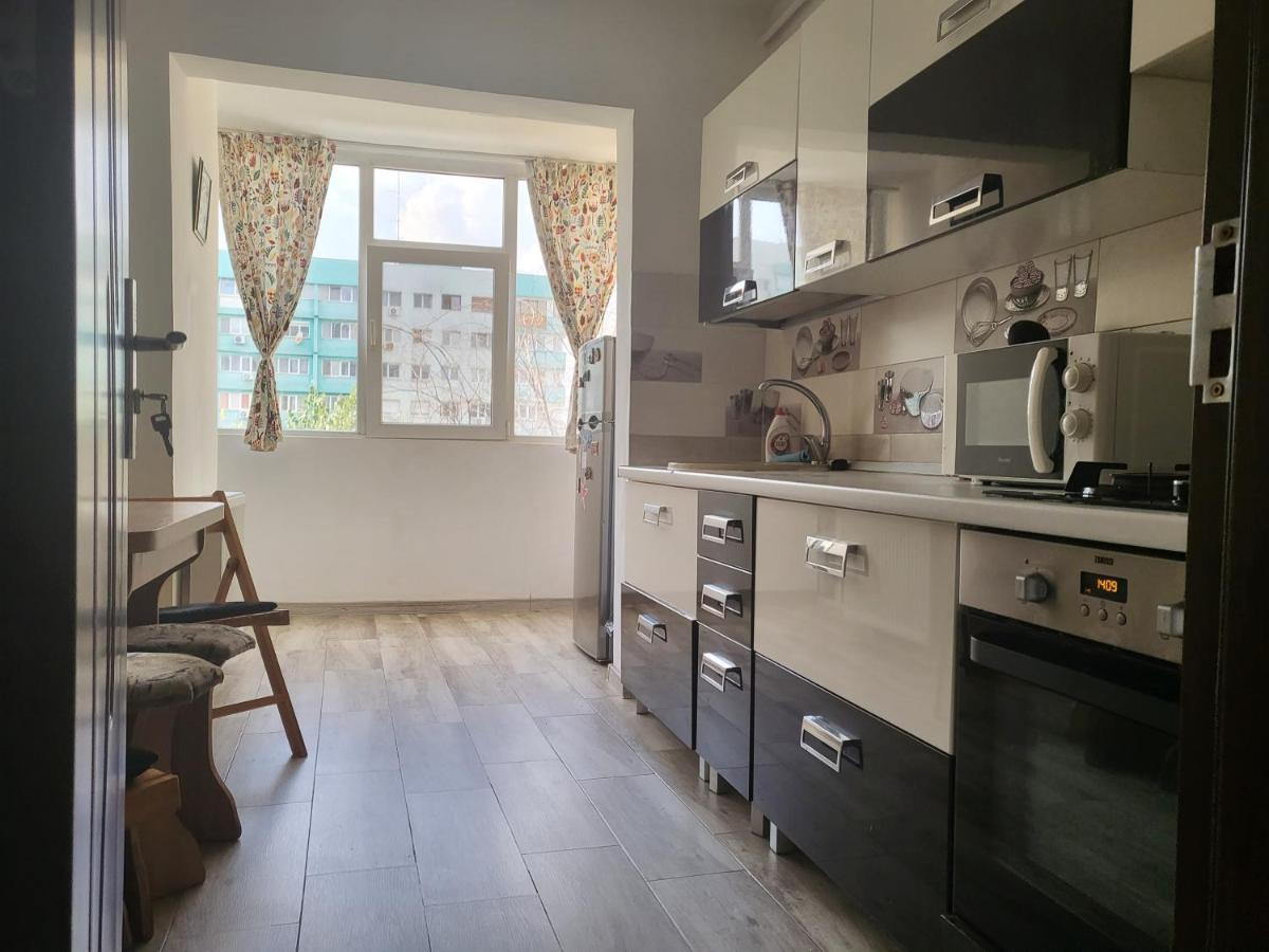 Apartament Cu 3 Camere Chiar In Inima Capitalei Bucarest Exterior foto