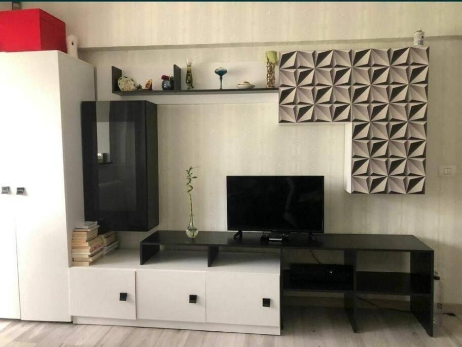 Apartament Cu 3 Camere Chiar In Inima Capitalei Bucarest Exterior foto