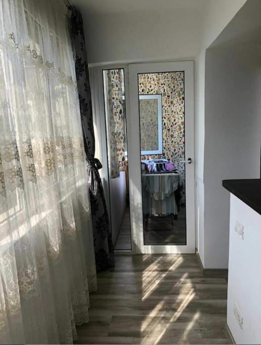 Apartament Cu 3 Camere Chiar In Inima Capitalei Bucarest Exterior foto