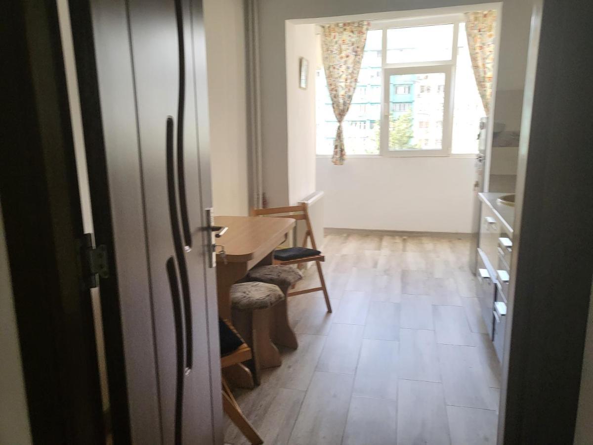 Apartament Cu 3 Camere Chiar In Inima Capitalei Bucarest Exterior foto
